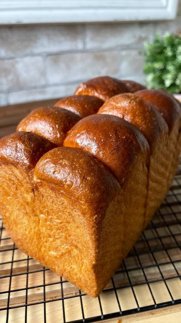 خبز البريوش المخملي ساده